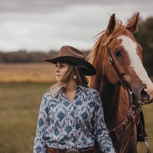 Meet your Posher, Kayla